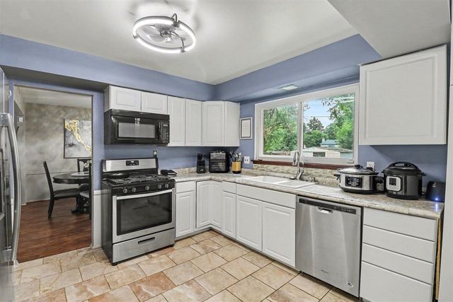 16360 E Rutherland Street, Southfield, MI 48076