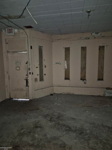 16635 Harper Avenue, Detroit, MI 48224