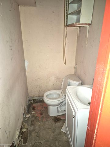 16635 Harper Avenue, Detroit, MI 48224