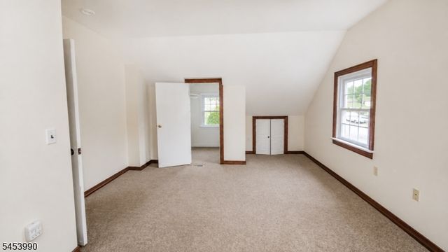 229 Greenbrook Rd, North Plainfield Boro, NJ 07060