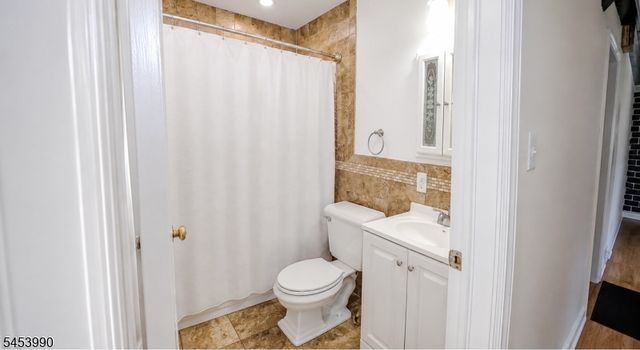 229 Greenbrook Rd, North Plainfield Boro, NJ 07060