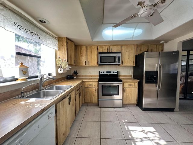 6273 Tall Cypress Circle, Greenacres, FL 33463