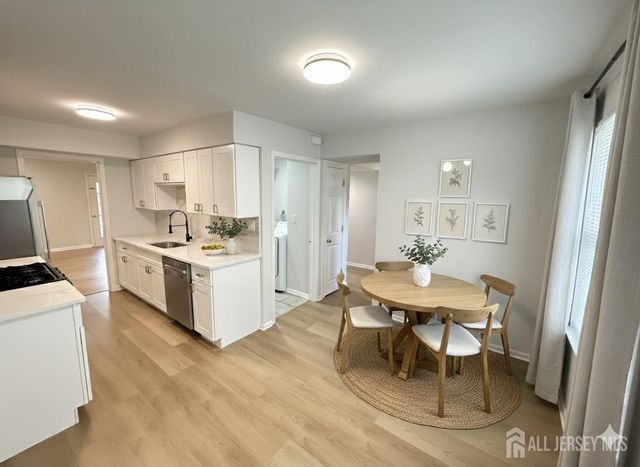 31 Van Pelt Court, East Brunswick, NJ 08816