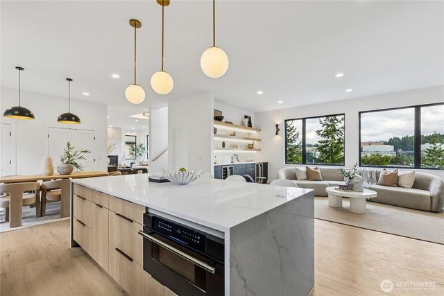 3695 122nd Avenue SE, Bellevue, WA 98006