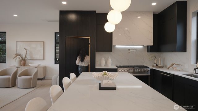 3695 122nd Avenue SE, Bellevue, WA 98006