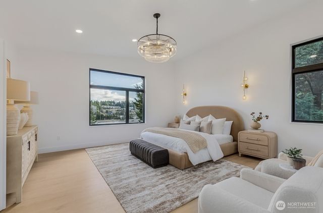 3695 122nd Avenue SE, Bellevue, WA 98006