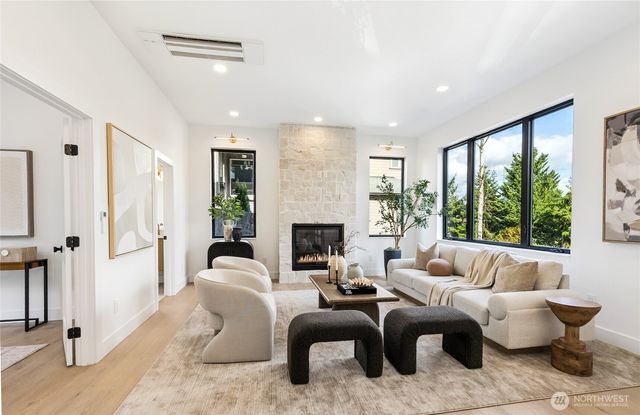 3695 122nd Avenue SE, Bellevue, WA 98006