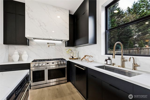 3695 122nd Avenue SE, Bellevue, WA 98006