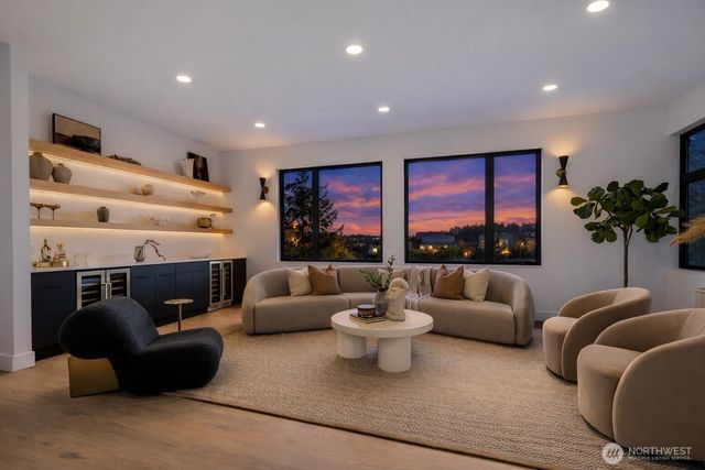 3695 122nd Avenue SE, Bellevue, WA 98006