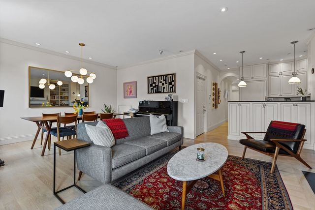 238 Marlborough St 401, Boston, MA 02116