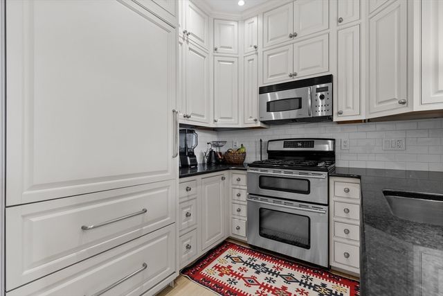 238 Marlborough St 401, Boston, MA 02116