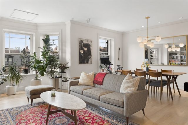 238 Marlborough St 401, Boston, MA 02116