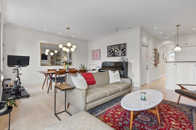 238 Marlborough St 401, Boston, MA 02116