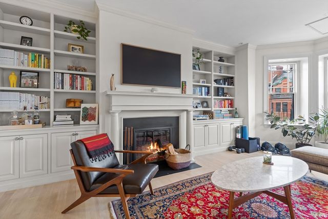 238 Marlborough St 401, Boston, MA 02116