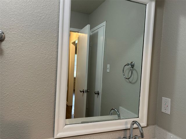 6621 N Park Drive, Watauga, TX 76148