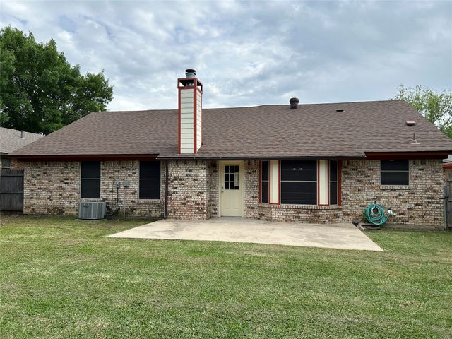 6621 N Park Drive, Watauga, TX 76148