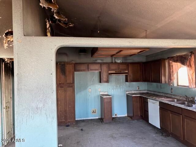 7526 W SURREY Avenue, Peoria, AZ 85381