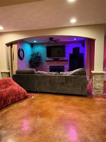 1816 10th Fairway Drive, Belleville, IL 62220