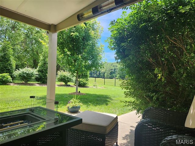 1816 10th Fairway Drive, Belleville, IL 62220