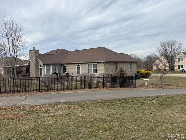 1816 10th Fairway Drive, Belleville, IL 62220