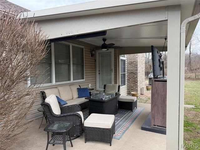 1816 10th Fairway Drive, Belleville, IL 62220