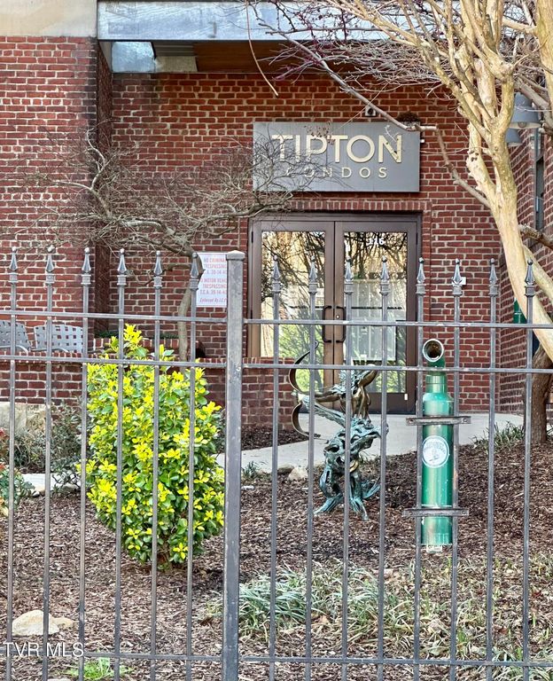 116 Tipton Street Apt 304, Johnson City, TN 37604
