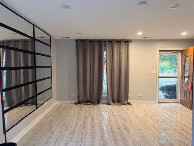 6W Fernwood Drive, Bolingbrook, IL 60440