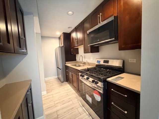 6W Fernwood Drive, Bolingbrook, IL 60440