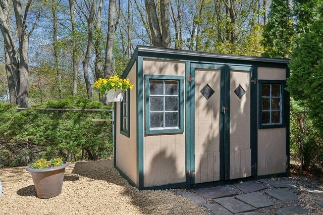 25 Elm Ct, Millbury, MA 01527