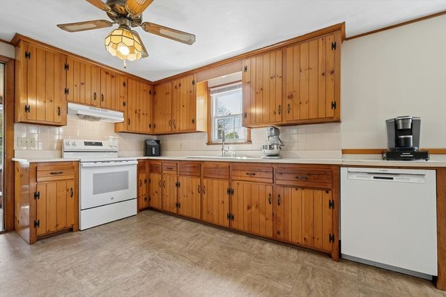 25 Elm Ct, Millbury, MA 01527