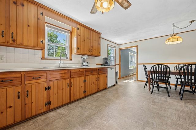 25 Elm Ct, Millbury, MA 01527