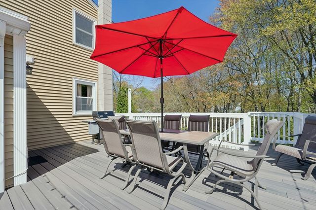 25 Elm Ct, Millbury, MA 01527