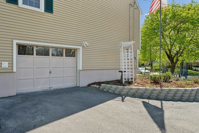 25 Elm Ct, Millbury, MA 01527