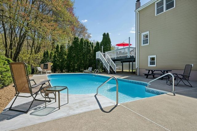 25 Elm Ct, Millbury, MA 01527