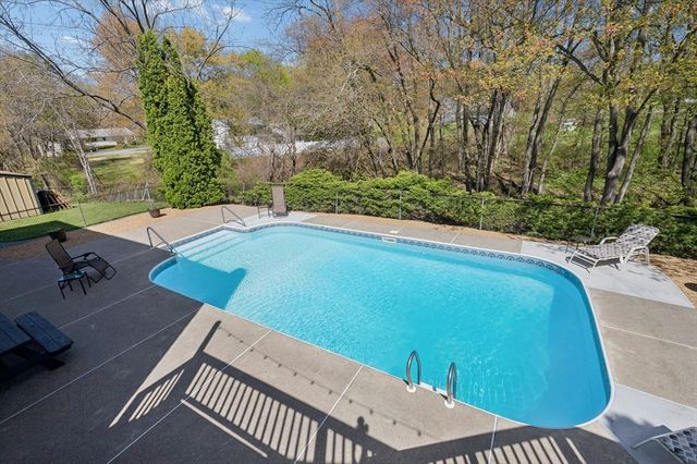 25 Elm Ct, Millbury, MA 01527