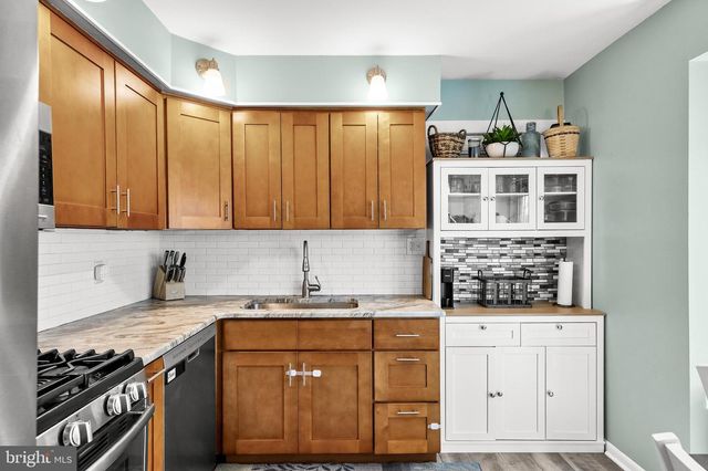 1403 GLENVIEW DR, Cinnaminson, NJ 08077