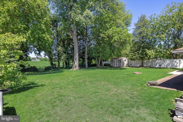 1403 GLENVIEW DR, Cinnaminson, NJ 08077