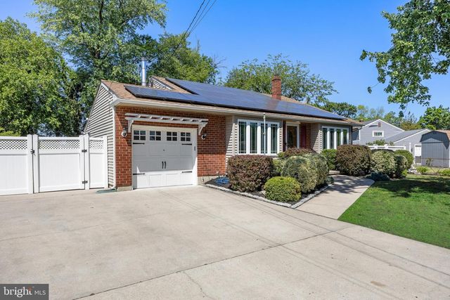 1403 GLENVIEW DR, Cinnaminson, NJ 08077