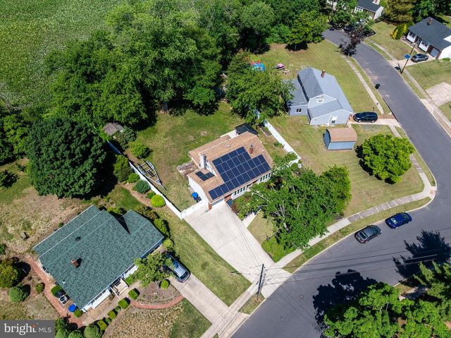 1403 GLENVIEW DR, Cinnaminson, NJ 08077