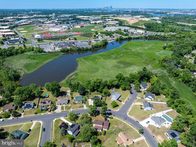 1403 GLENVIEW DR, Cinnaminson, NJ 08077