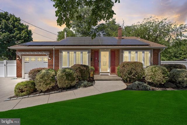 1403 GLENVIEW DR, Cinnaminson, NJ 08077