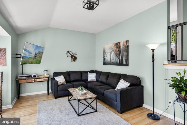 1403 GLENVIEW DR, Cinnaminson, NJ 08077