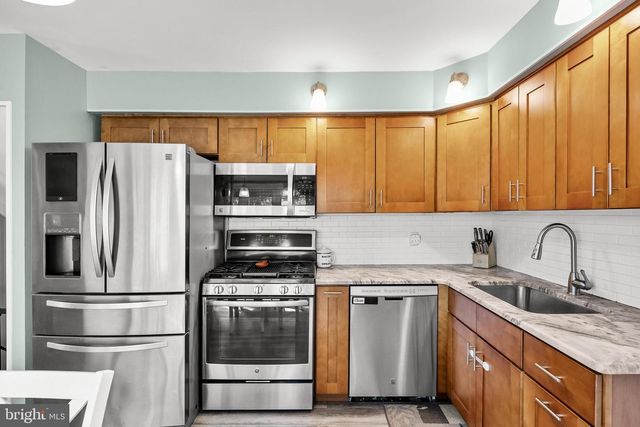 1403 GLENVIEW DR, Cinnaminson, NJ 08077