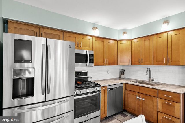 1403 GLENVIEW DR, Cinnaminson, NJ 08077
