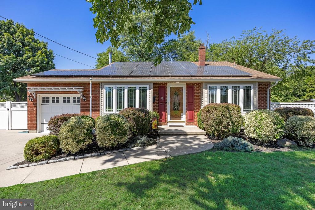 1403 GLENVIEW DR, Cinnaminson, NJ 08077