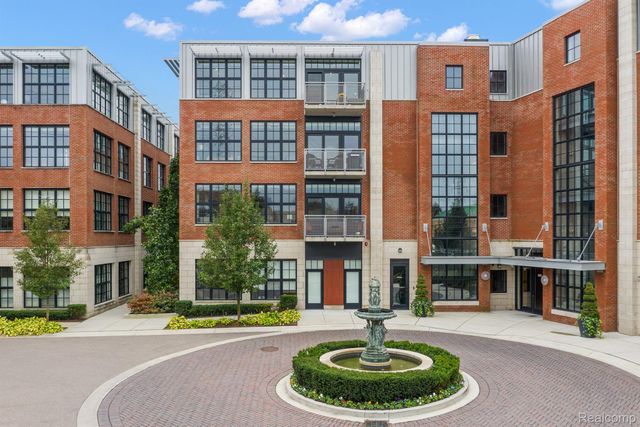 2051 VILLA Road 405, Birmingham, MI 48009