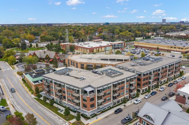 2051 VILLA Road 405, Birmingham, MI 48009