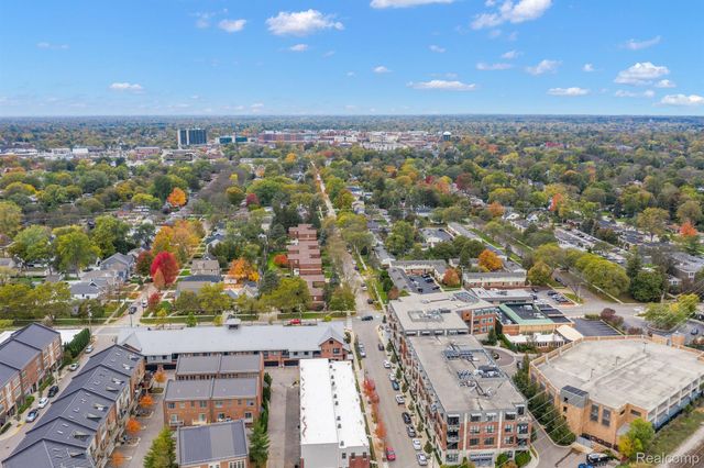 2051 VILLA Road 405, Birmingham, MI 48009
