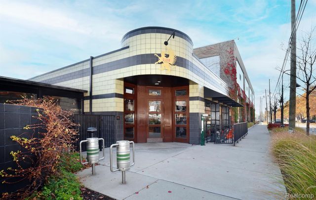 2051 VILLA Road 405, Birmingham, MI 48009