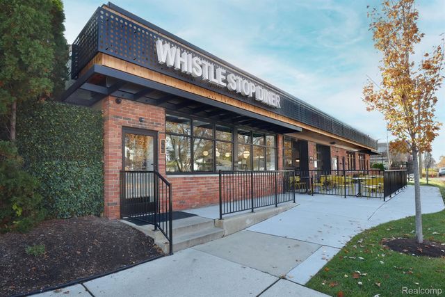 2051 VILLA Road 405, Birmingham, MI 48009